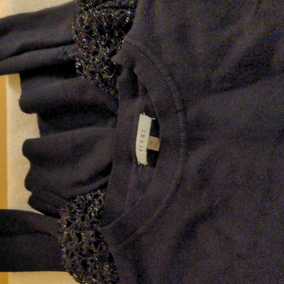 Black lace detail sleeve sweater. - Picture 4 of 4